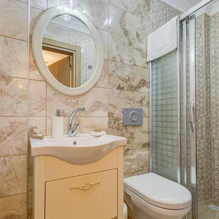 Ξενοδοχείο Cunda Oezerbey Konagi (adults Only) 2*