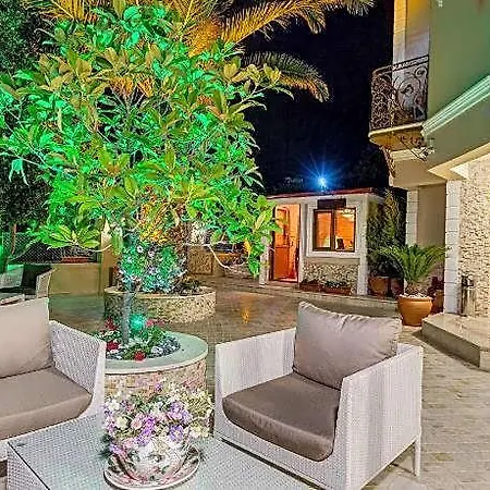 Cunda Oezerbey Konagi (adults Only) Ayvalı