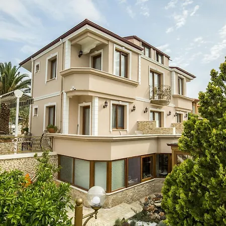 Hotel Cunda Oezerbey Konagi (adults Only) 2*